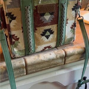Wrangler Green Trim Southwestern Pattern Crossbody Bag